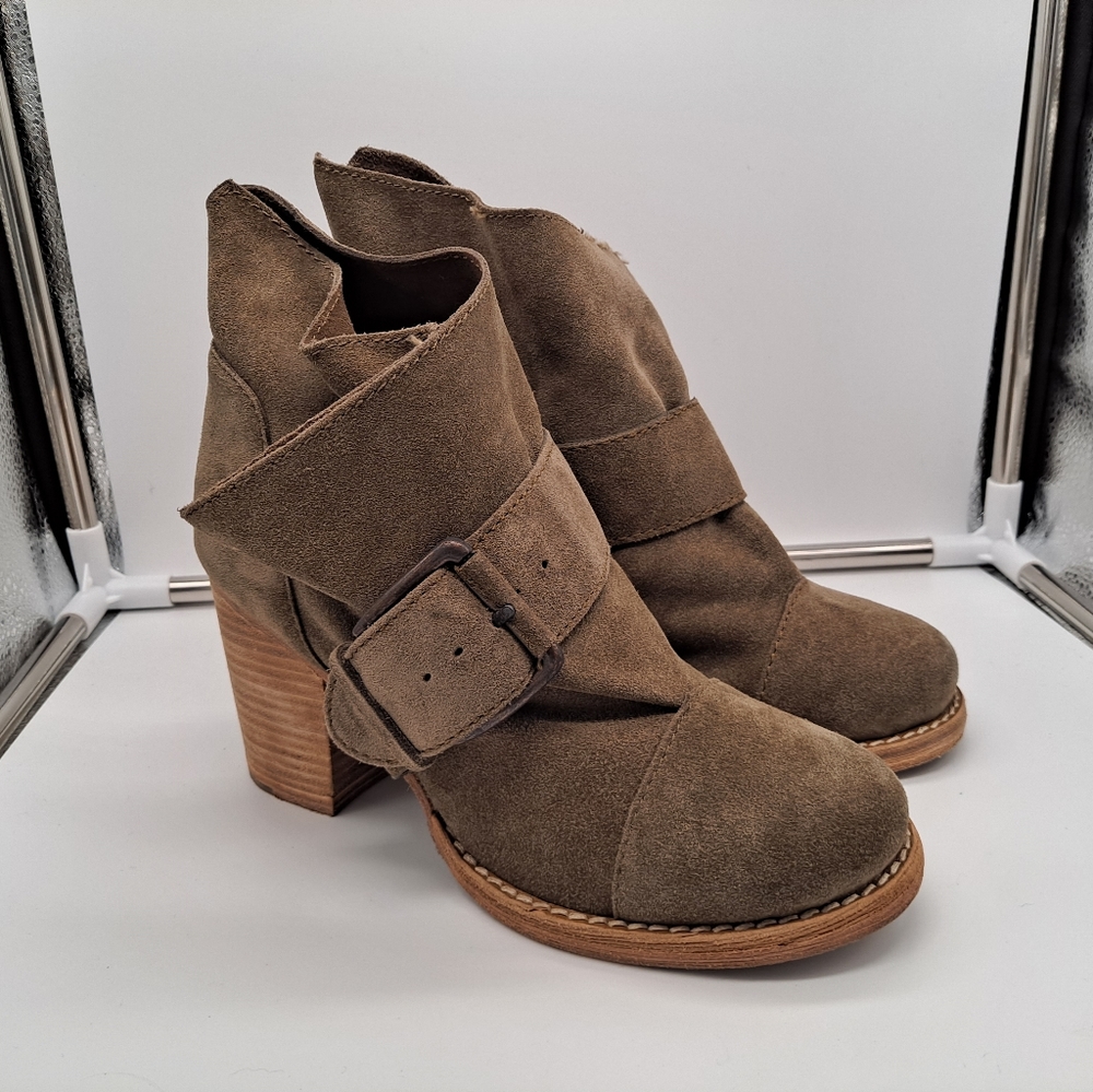Joe's Jeans boots Grant Olive Green Suede boots Booties 7M